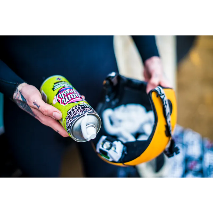 Muc-Off Foam Fresh Helmet Cleaner 400ml - Lifestyle