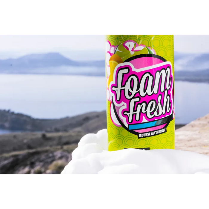 Muc-Off Foam Fresh Helmet Cleaner 400ml - Lifestyle